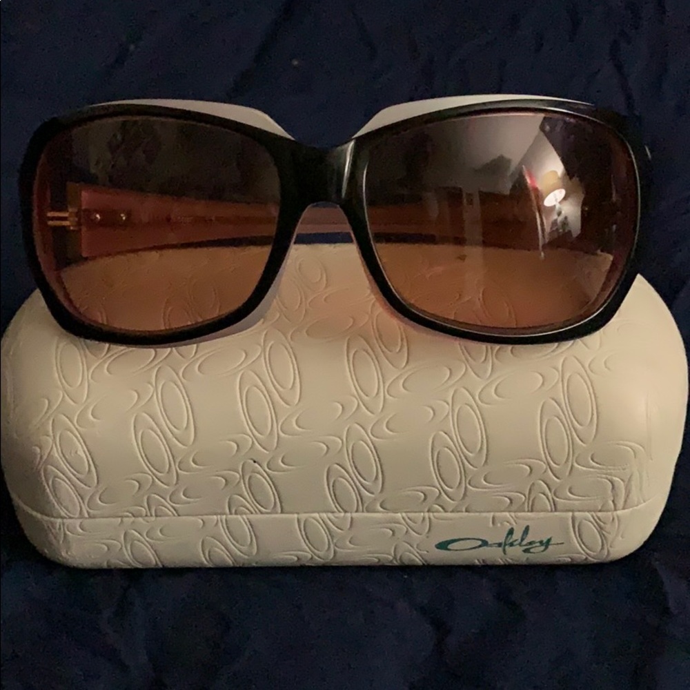 Oakley Woman’s Glasses